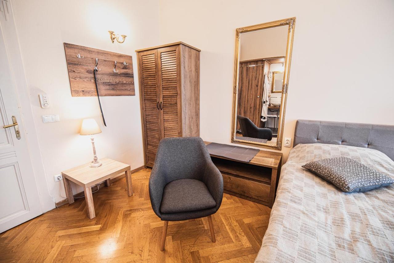 Guest House Veronika Kocevje Ngoại thất bức ảnh